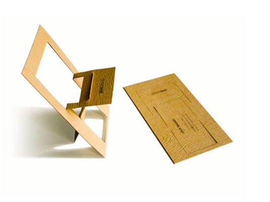 Mẫu card visit được thiết kế với kiểu dáng kệ đứng điện thoại