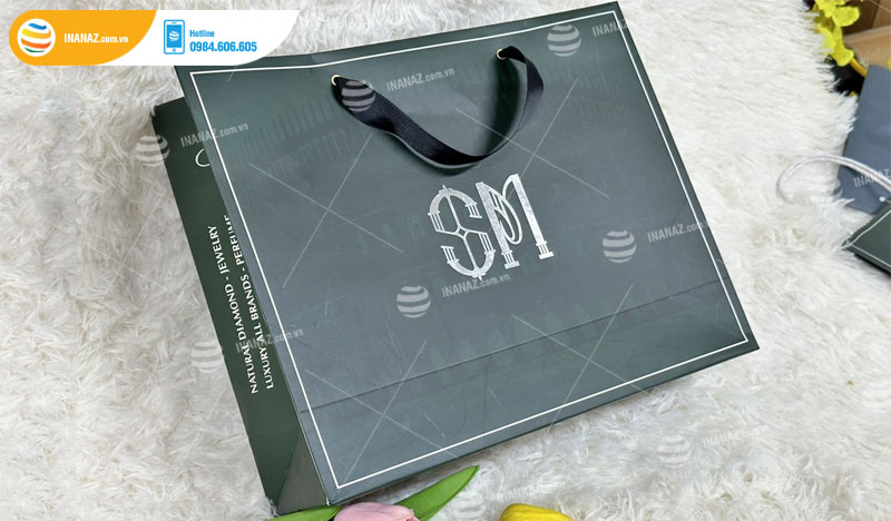 Mẫu túi giấy mỹ thuật sang trọng cho thương hiệu SM