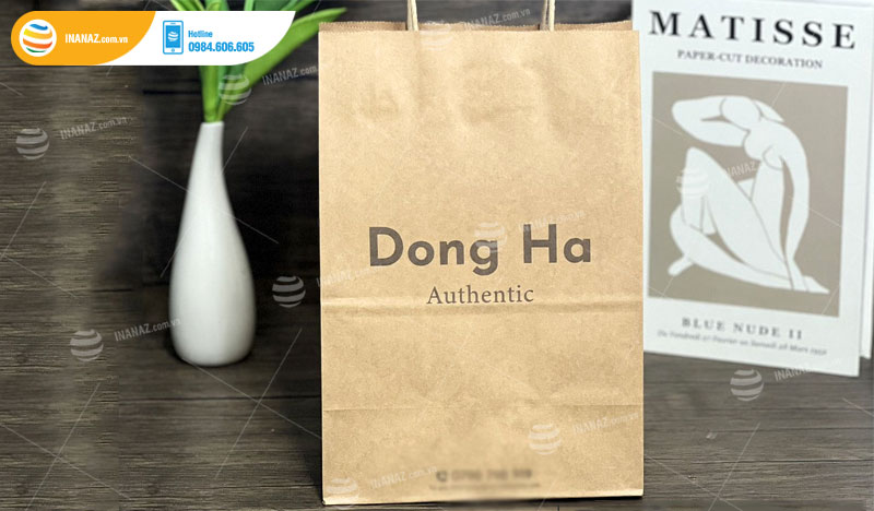 Mẫu túi giấy kraft cửa hàng Dong Ha Authentic