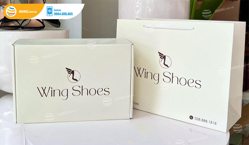 Hộp giấy nắp gài cửa hàng thời trang Wing Shoes