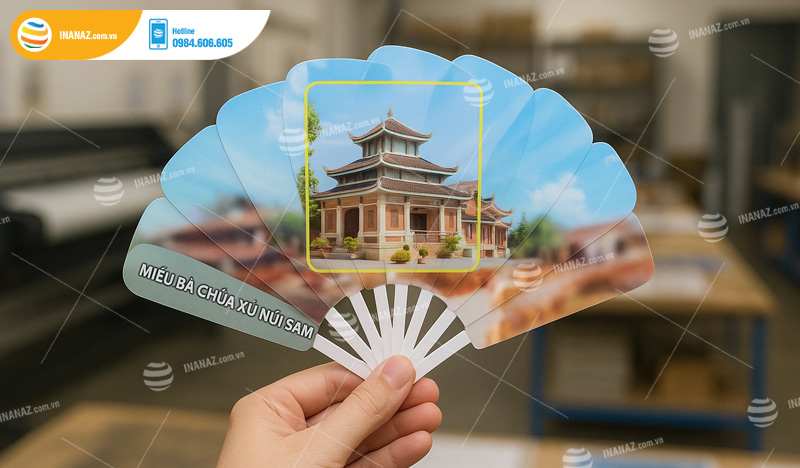 Mẫu quạt nhựa xòe cầm tay