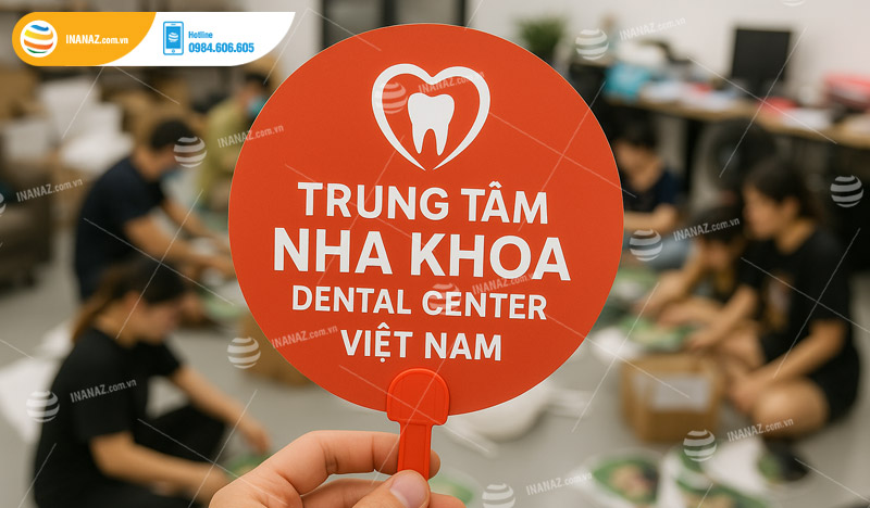 Mẫu quạt nhựa cầm tay quảng cáo phòng khám nha khoa