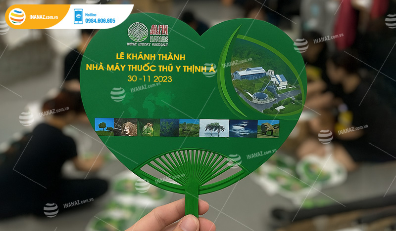 Mẫu quạt nhựa cầm tay hình trái tim