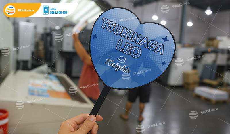 Mẫu quạt nhựa cầm tay hình trái tim