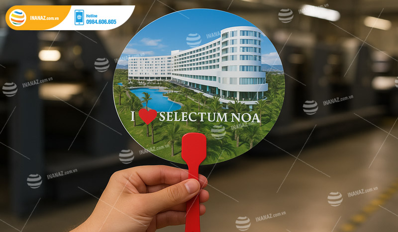 Mẫu quạt nhựa quảng cáo công ty du lịch