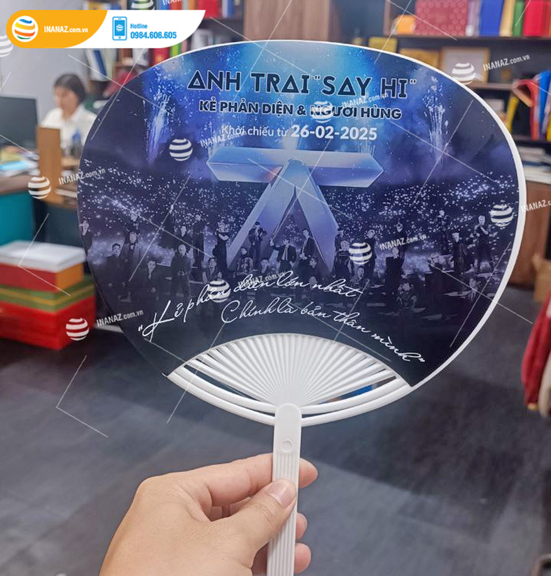 Mẫu quạt nhựa cầm tay concert Anh trai say hi