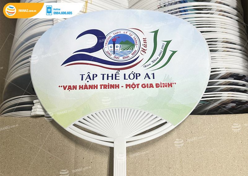 Mẫu quạt nhựa kỉ niệm tập thể lớp A1 Lý Tự Trọng