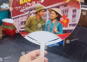 Mẫu quạt nhựa cầm tay sự kiện kỷ niệm lễ 30.4