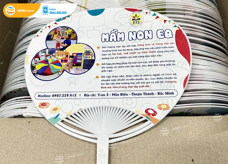 Mẫu quạt nhựa quảng cáo trường mầm non EQ