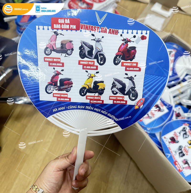 Mẫu quạt nhựa quảng cáo VinFast Hà Anh
