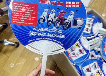 Mẫu quạt nhựa quảng cáo VinFast Hà Anh