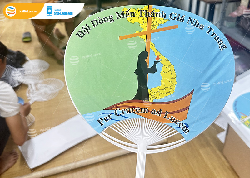 Mẫu quạt nhựa Hội Dòng Mến Thánh Giá Nha Trang